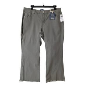 Democracy Ab Solution High Rise Cropped Itty Bitty Flare Jeans Size 22W Green